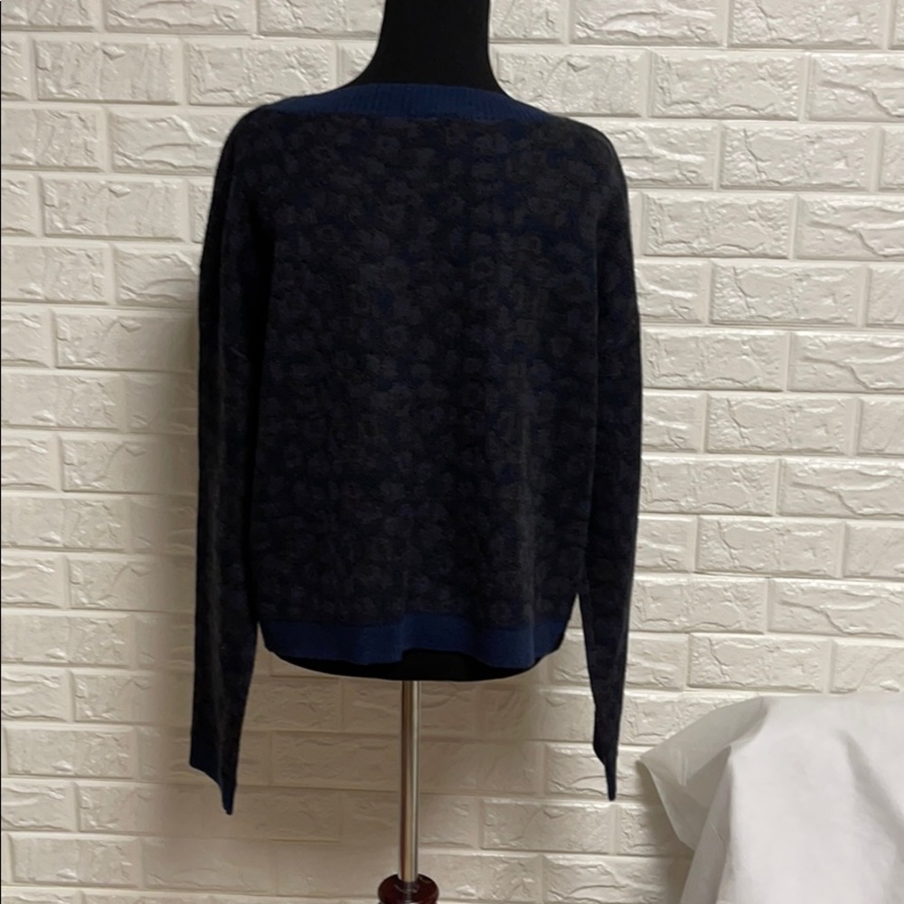 Insight Sweater - Picture 3 of 5